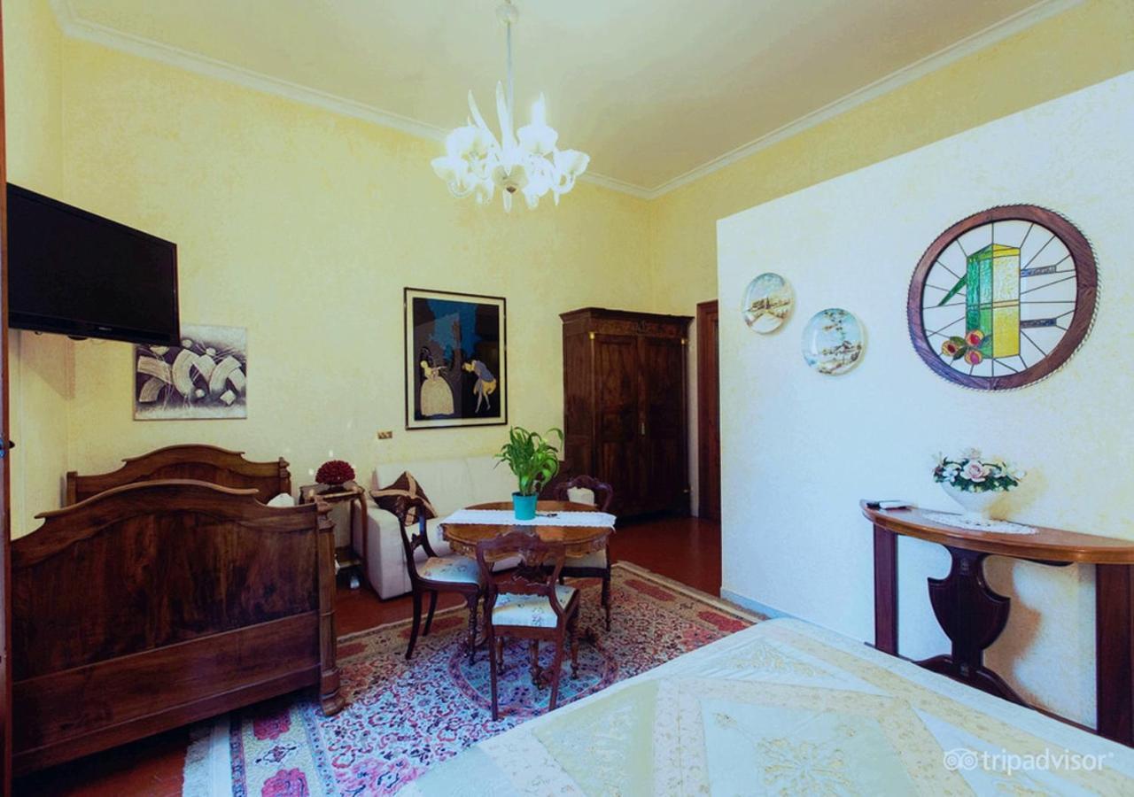 B&B Atmosfere Del Centro Storico Neapol Pokoj fotografie